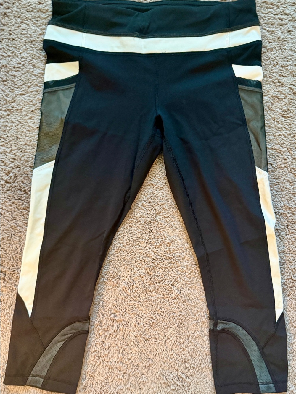 Lululemon Run: Inspire Crop II leggings - Size 6